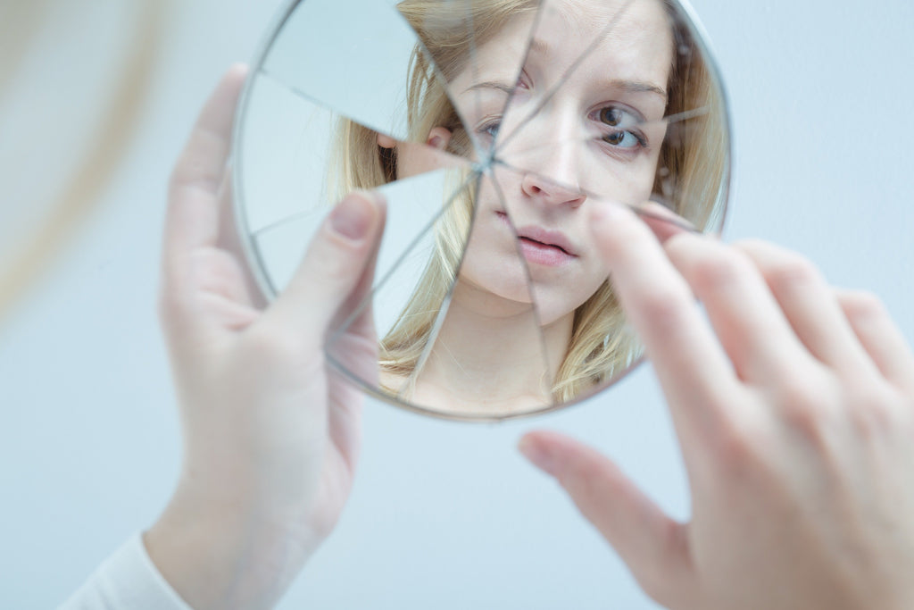 Body Dysmorphic Disorder: Causes, Symptoms & Treatment